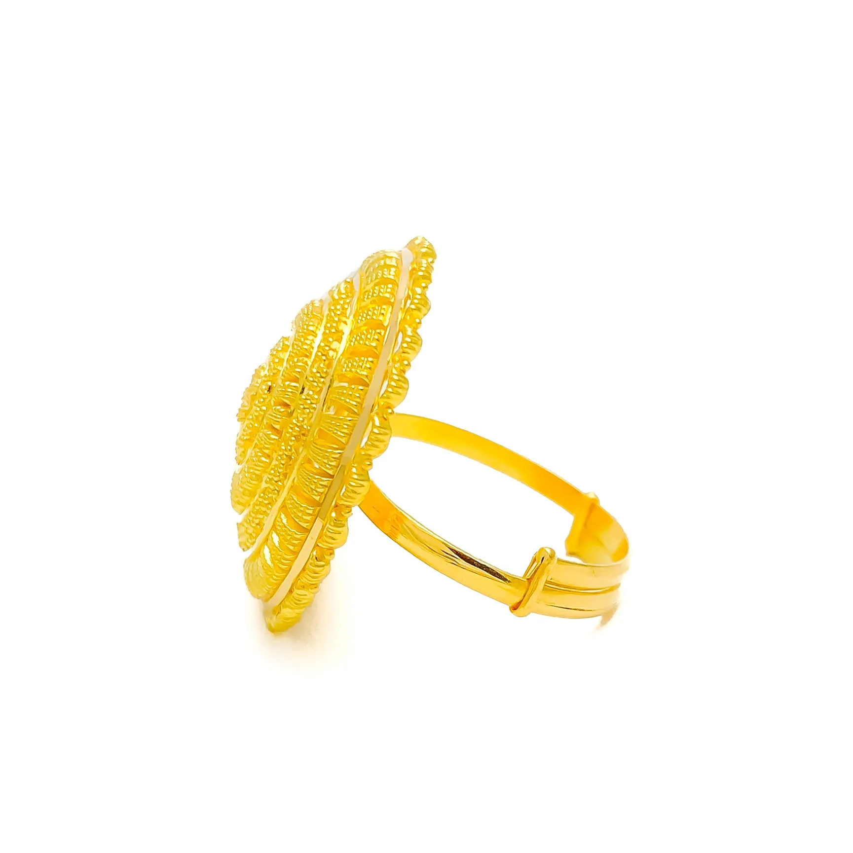 Attractive Fine 22k Gold Statement Ring