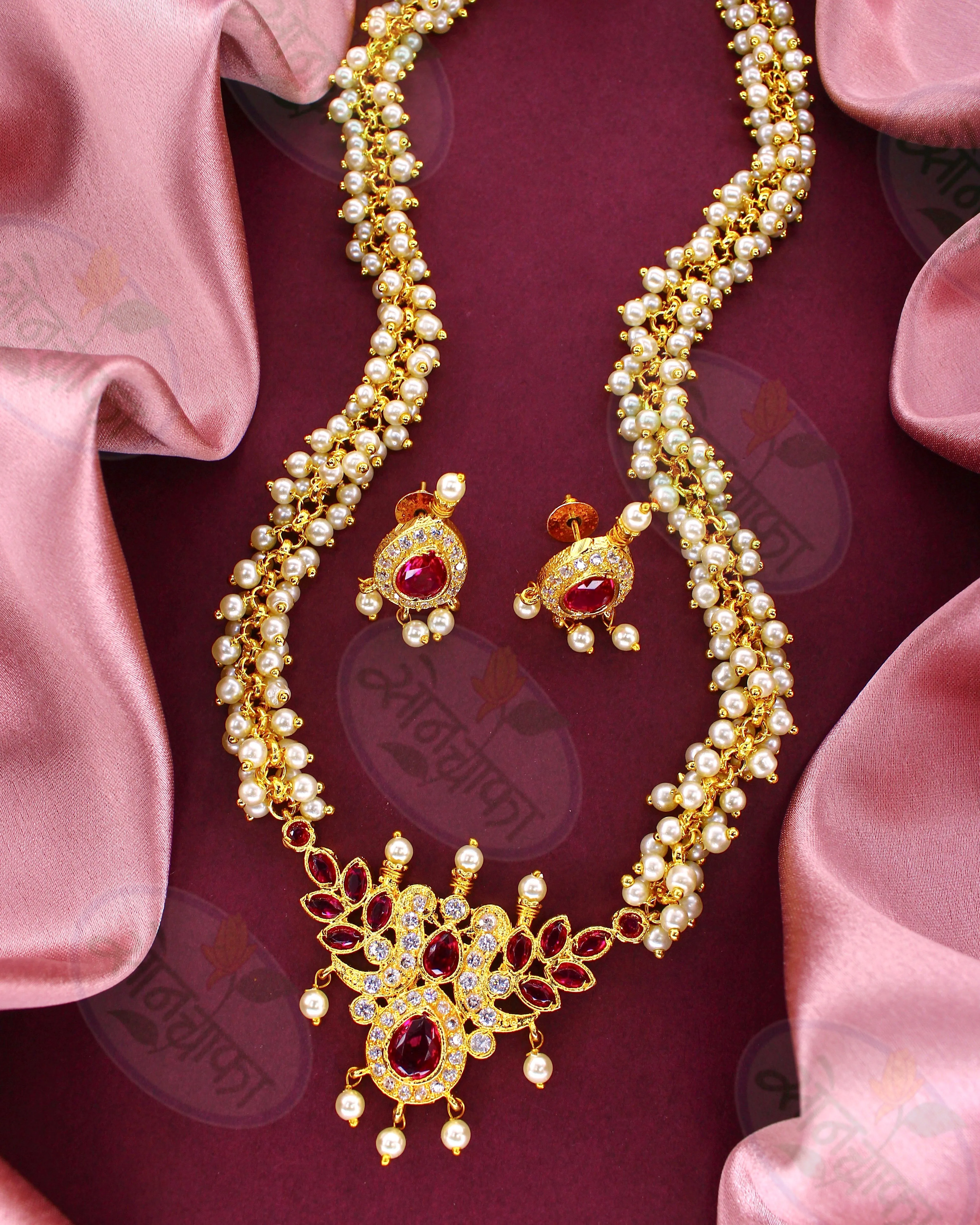 ETHNIC RADIANCE PEARL NECKLACE