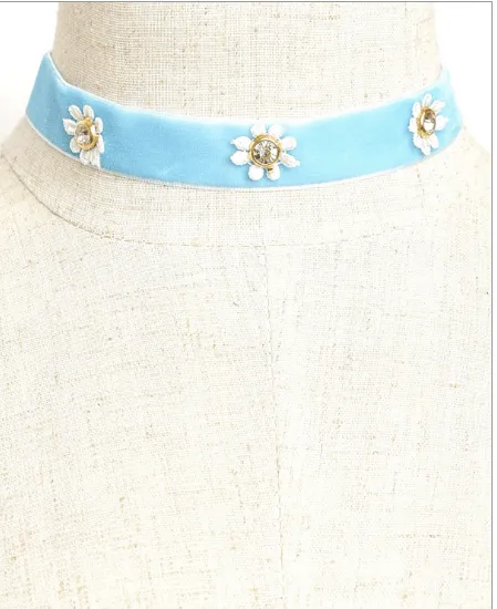 FLORAL CHOKER