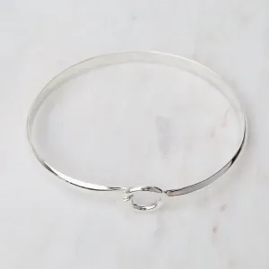 Front Latching  Bangle with Circle