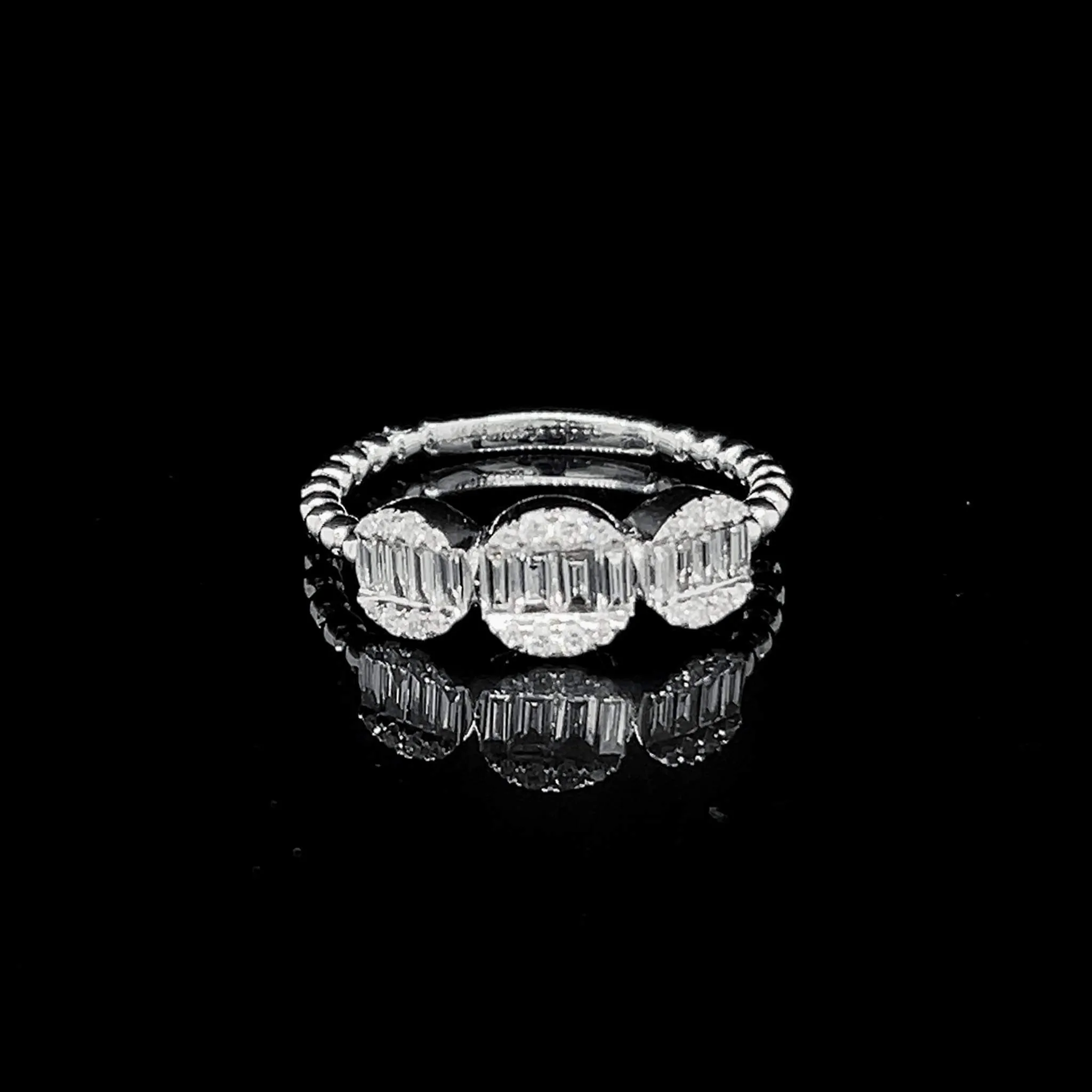 PREORDER | Classic Round Paved Band Half Eternity Diamond Ring 14kt