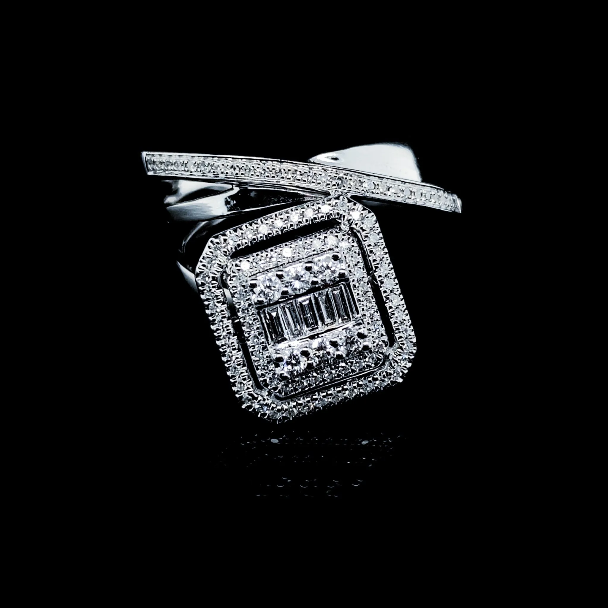 PREORDER | Cushion Crossover Diamond Ring 14kt