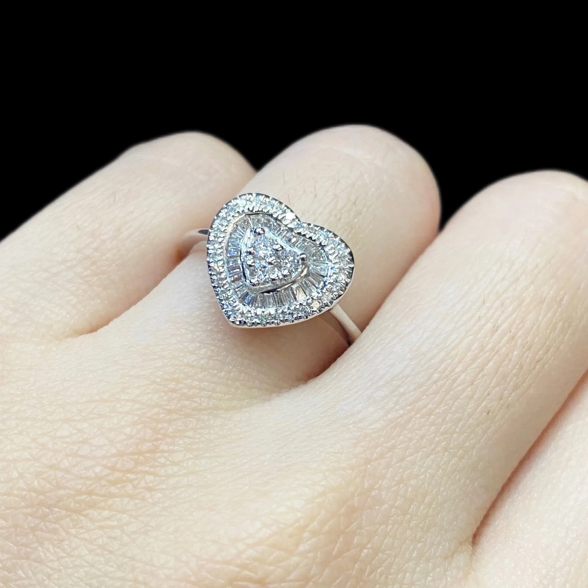 PREORDER | Heart Paved Diamond Ring 14kt