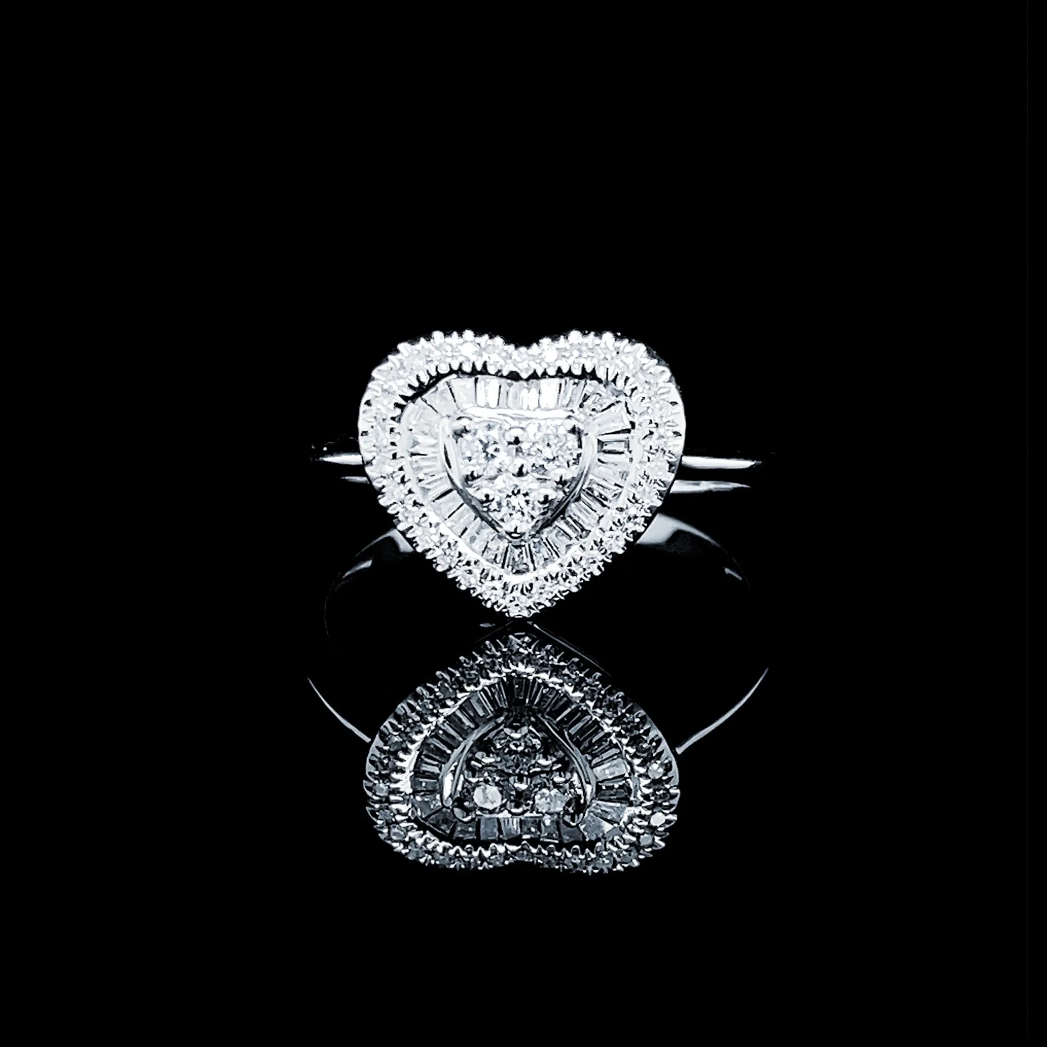 PREORDER | Heart Paved Diamond Ring 14kt