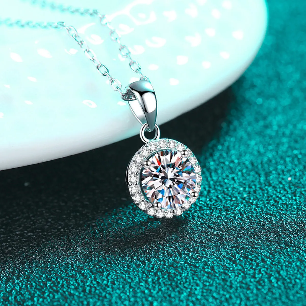 S925 Sterling Silver Round Shape Moissanite Pendant Necklace